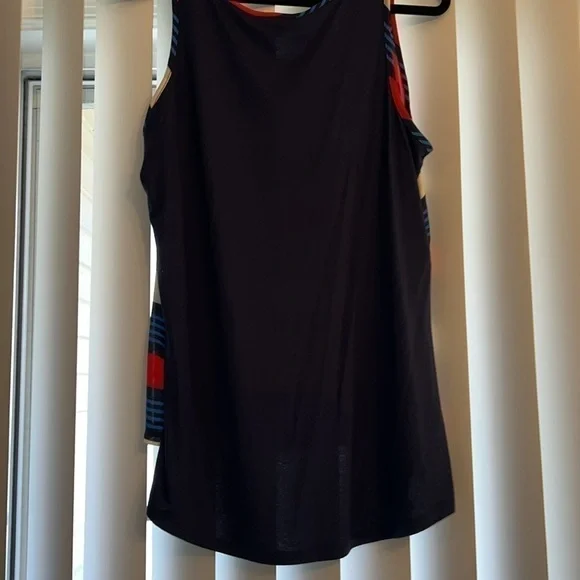 The limited - lightweight tank top - size large - Picture 8 of 9